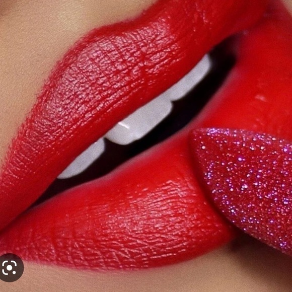 NEW Hank & Henry Satin Cream Lipstick In Te Amo - Picture 4 of 15